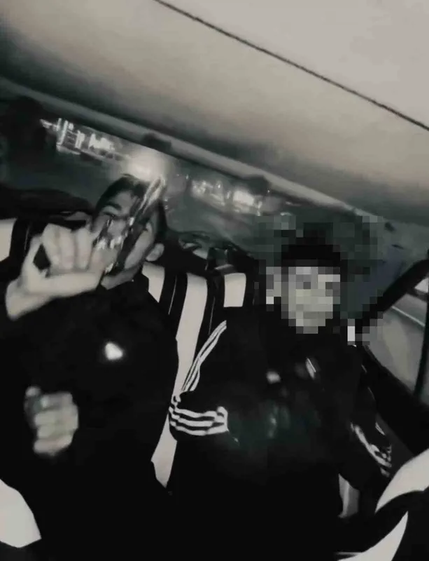 Sosyal medyada gençlerin silahlı paylaşımı tepki çekti
