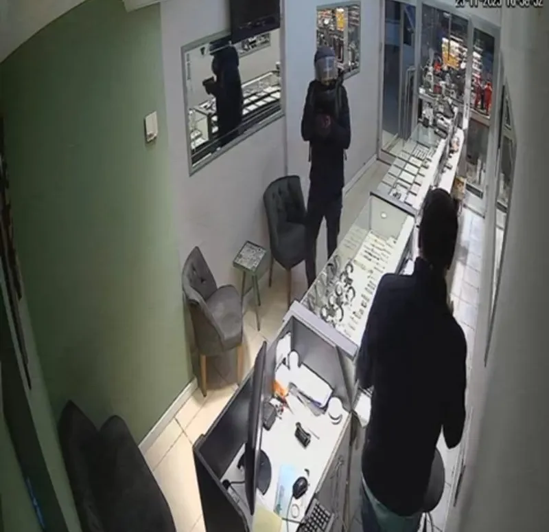 Ordu’daki kuyumcu soygunu kamerada
