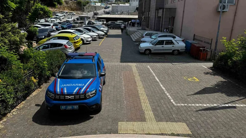 Depodan bir ton fındık çalan hırsızlar yakalandı
