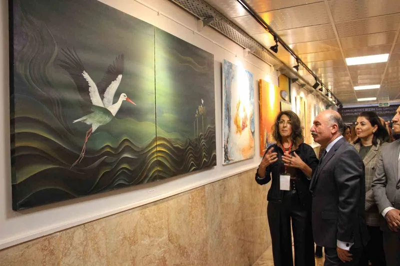 Çorum’da sanatçılar resimlerini şehit öğretmenler için yaptı
