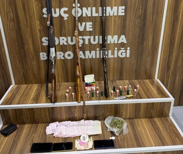 Hayvan damına uyuşturucu baskını: 2’si satıcı 3 şüpheli yakalandı
