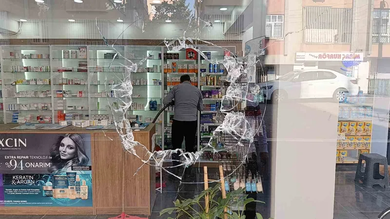 Şanlıurfa’da eczaneye silahlı saldırı

