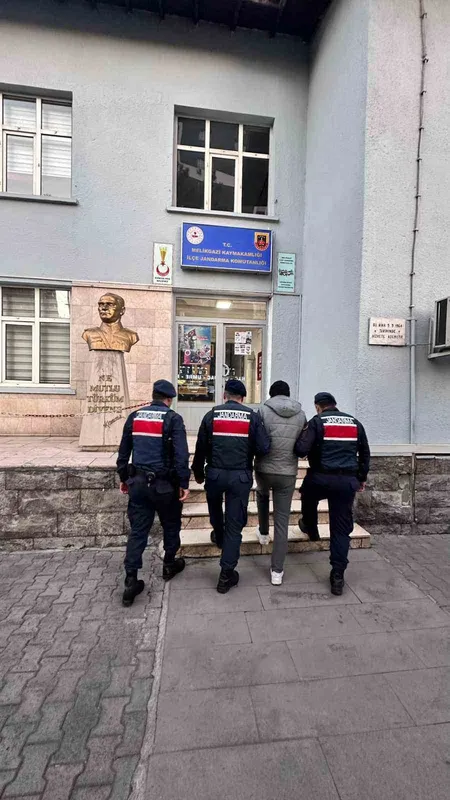 FETÖ üyeliğinden kesinleşmiş ceza ile aranan şahıs yakalandı
