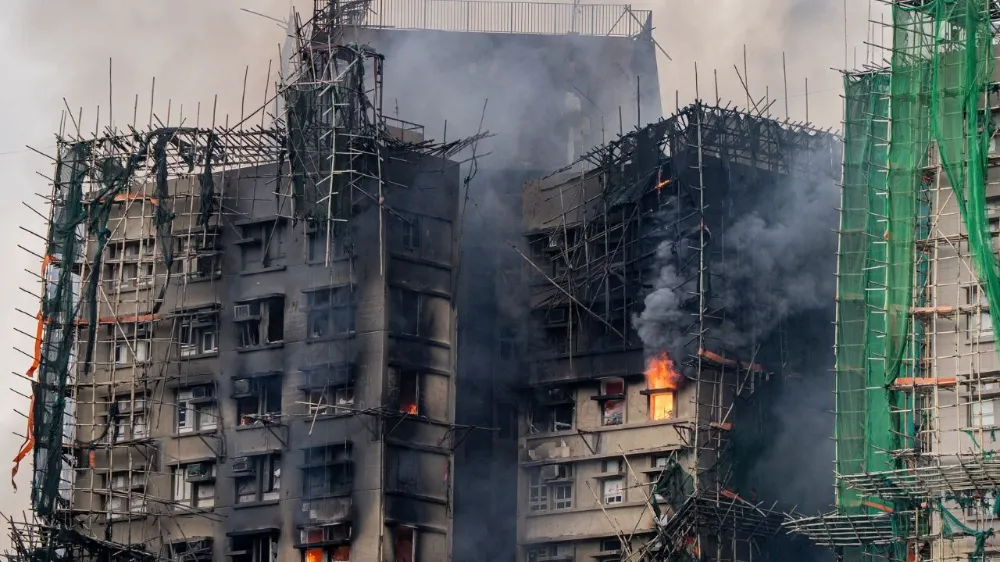 Hong Kong’daki gökdelen yangınında can kaybı 128’e yükseldi