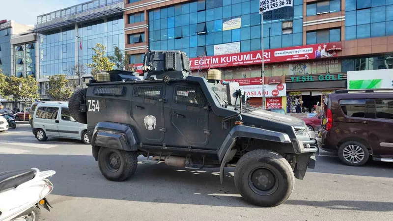 Esenyurt’ta otele el bombası atıldı
