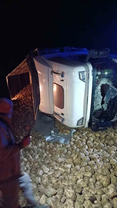 Yozgat’ta kontrolden çıkan tır devrildi: 1 ölü
