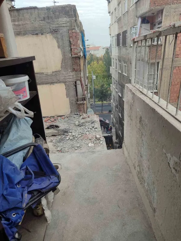 Ağır hasarlı bina yıkılırken sağlam bina zarar gördü, itiraza ’hasar tespitine yer yok’ cevabı geldi
