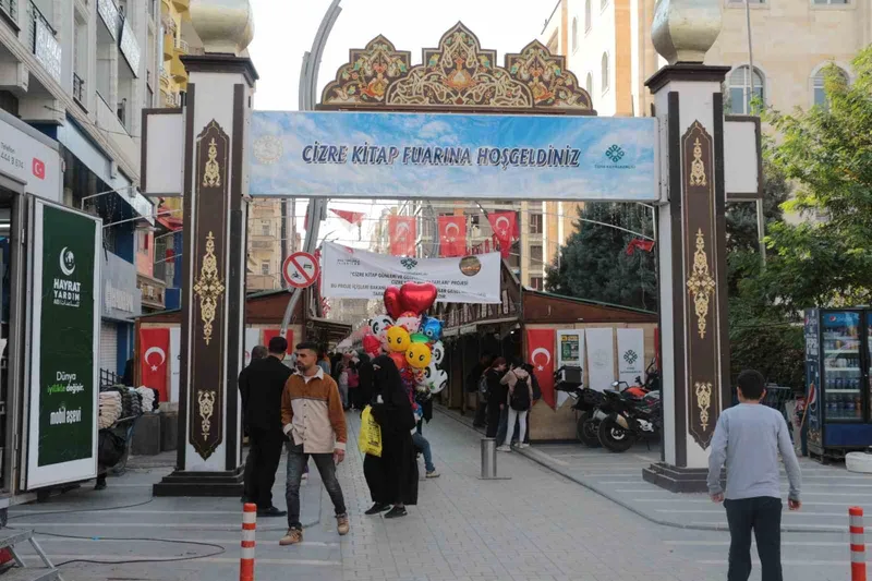 Cizre Kitap Fuarı’nı 10 günde yüz bini aşkın kişi ziyaret etti
