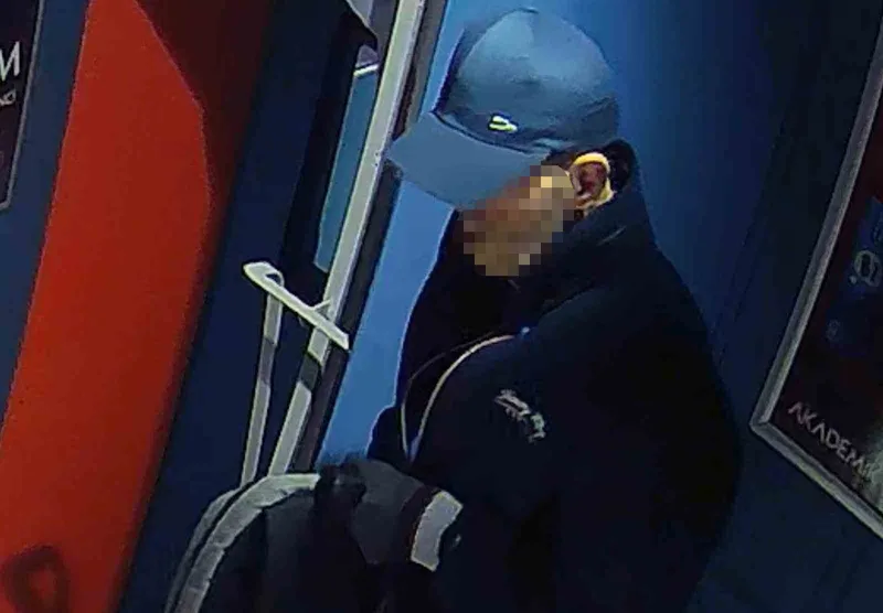 Avcılar’da pişkin hırsız güvenlik kamerasında
