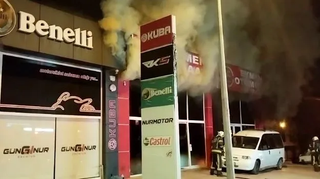 Ortağı cinayetten tutuklanan oto galeri kundaklandı, 5 araç küle döndü
