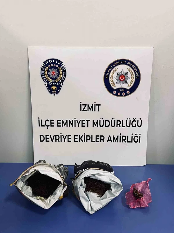 Polisin şüphe üzerine durdurduğu şahısların üzerinden uyuşturucu çıktı
