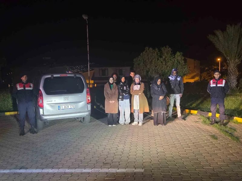 Didim’de 13 düzensiz göçmen, 2 organizatör yakalandı
