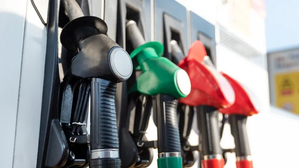 Motorine bir zam daha: Litre fiyatı 60 TL