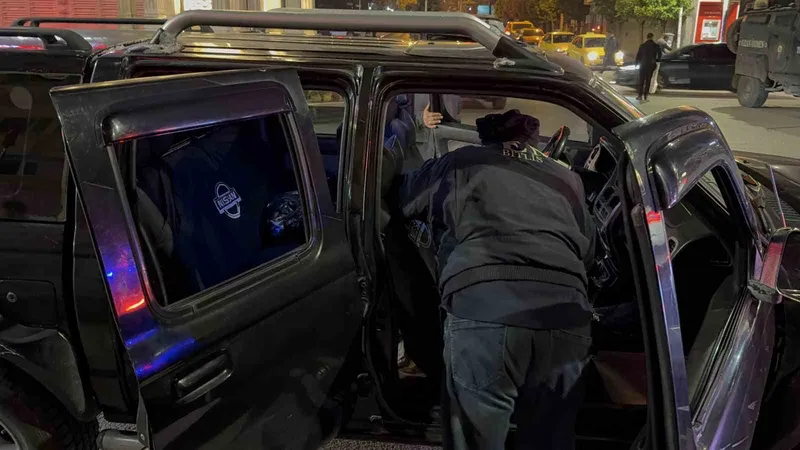 Tatvan’da jandarma ve polisten ortak asayiş uygulaması
