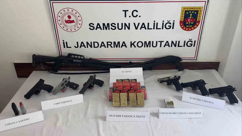 Samsun’da jandarmadan silah ve uyuşturucu operasyonu

