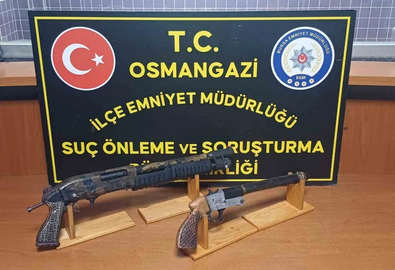 Osmangazi’de ruhsatsız silah operasyonu: 3 gözaltı
