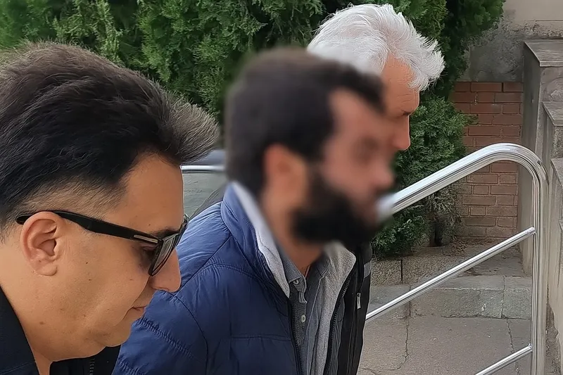 Market önünde işletmeciyi bıçaklayan zanlı kısa sürede yakalanıp tutuklandı
