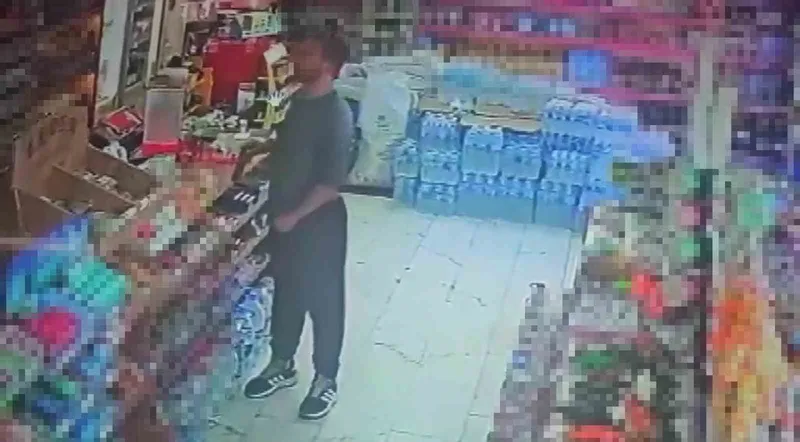 Kasada duran cep telefonunu çaldı
