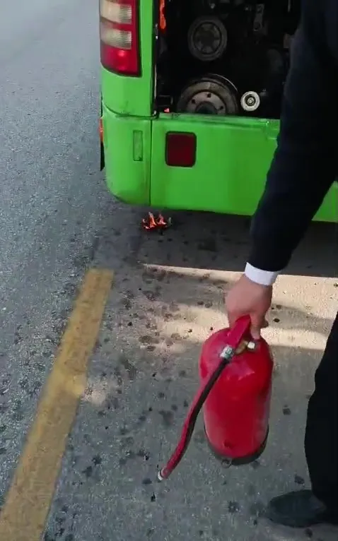 Denizli’de yanmaya başlayan halk otobüsünde facia ucuz atlatıldı
