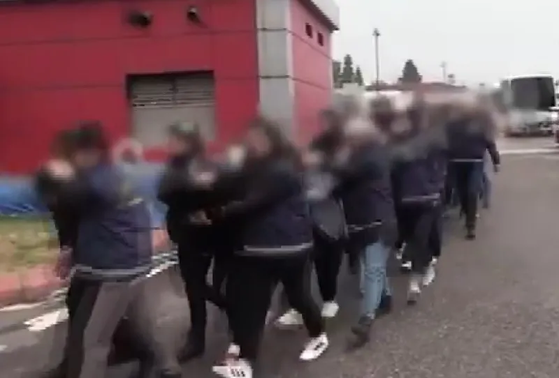 Gaziantep’te fuhuş operasyonunda 14 şahıs tutuklandı, duvardaki yazılar şoke etti
