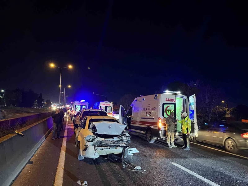 Tekirdağ’da zincirleme kaza: 2’si asker 5 yaralı
