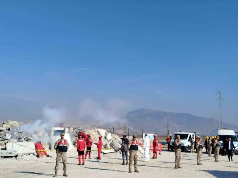 Denizli’de 5.6 büyüklüğündeki depremin hazırlıkları gözden geçirildi
