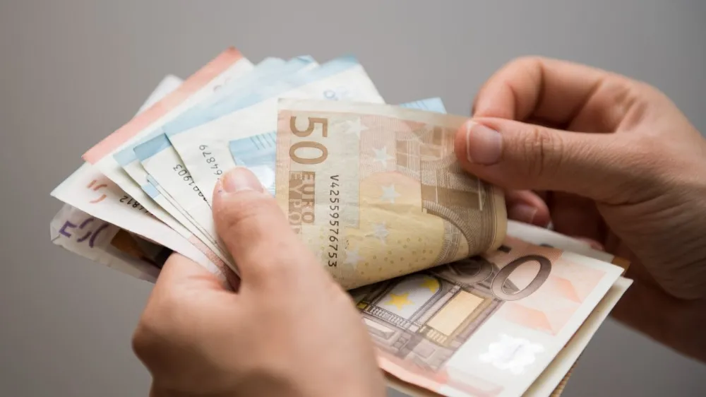 Euro, 50 lirayı gördü: Tarihi seviyesini test etti