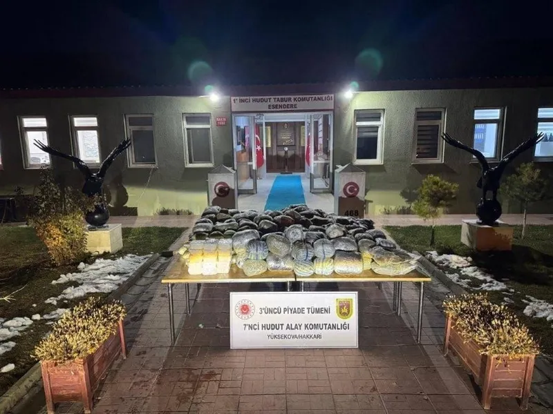 Mehmetçik hudutta uyuşturucuya geçit vermedi: Yaklaşık 259 kilogram uyuşturucu madde ele geçirildi
