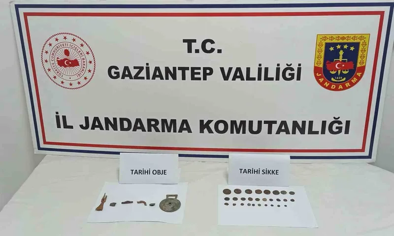 Gaziantep’te 28 adet sikke ele geçirildi: 3 gözaltı

