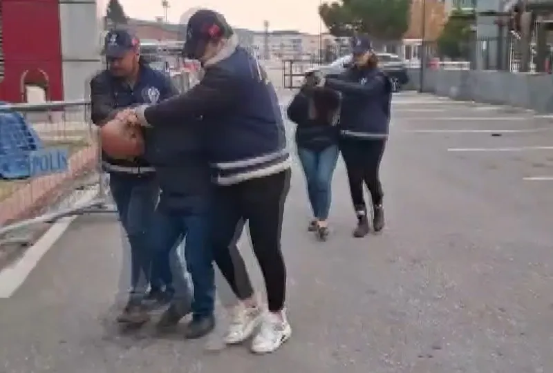 Yardım yapma vaadiyle dolandırıcılık yapan ve menfaat sağlayan şahıs tutuklandı
