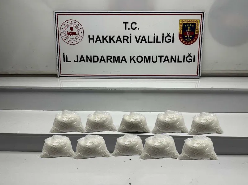 Hakkari’de 9 kilo metamfetamin ele geçirildi
