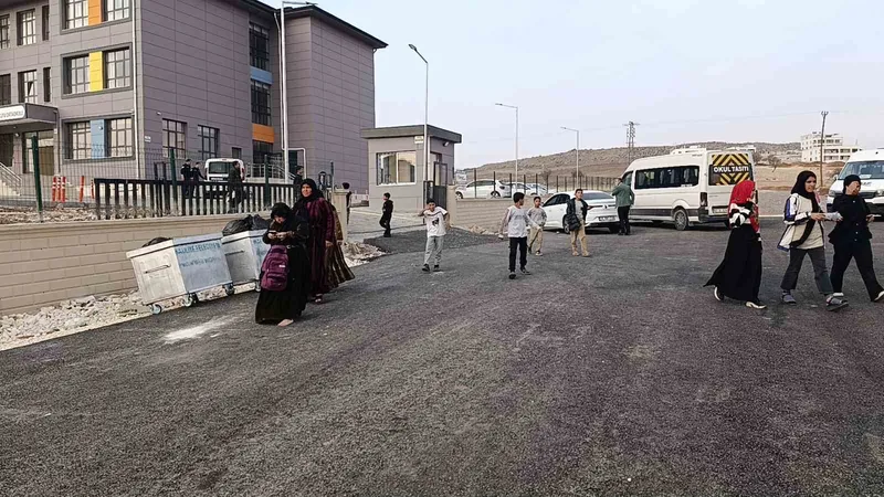Şanlıurfa’da gıda zehirlenmesi şüphesiyle 25 öğrenci hastanelik oldu
