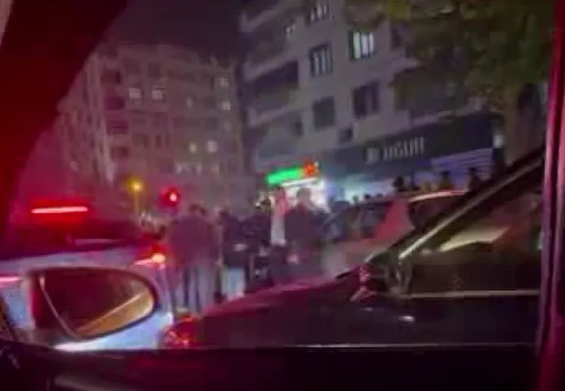 Kaza sonrası kavgaya tutuştular
