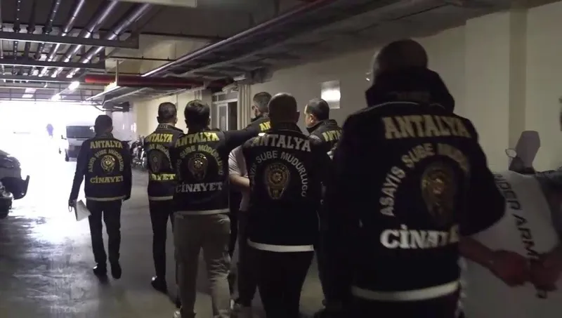 Antalya’da 40 bin TL karşılığı silahlı saldırıya 2 tutuklama
