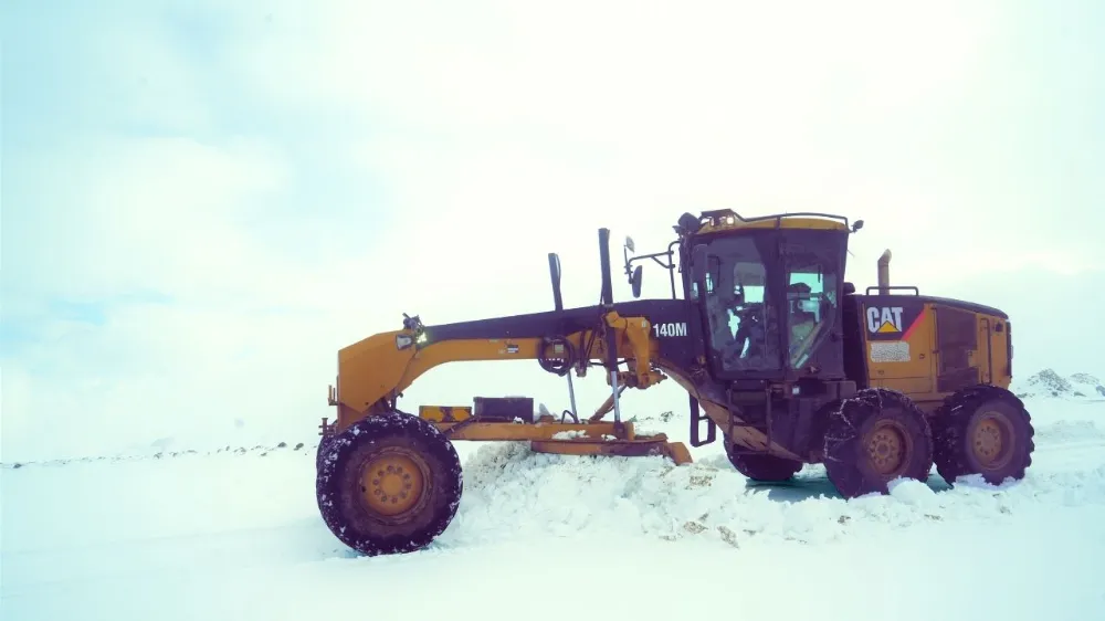Yurdun doğusu kara teslim: 4 kişi mahsur kaldı