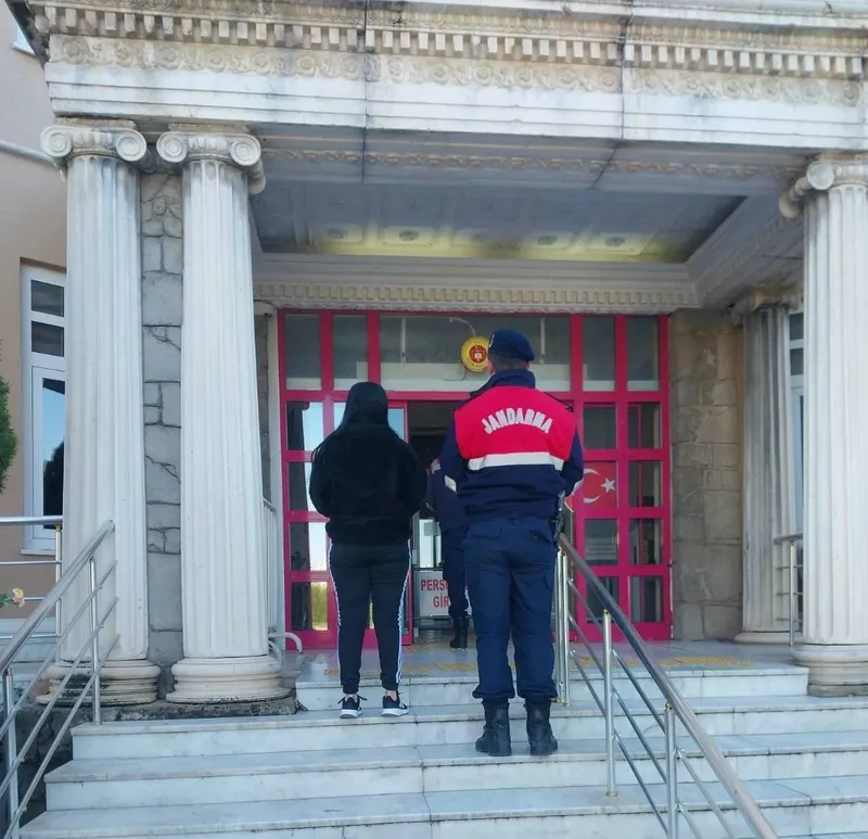 Aydın’da 2 aranan şahıs operasyonla yakalandı
