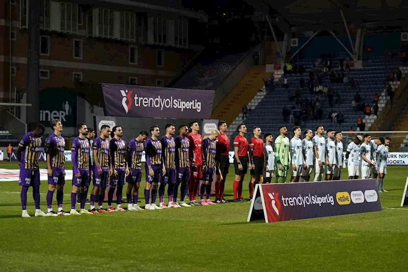 Trendyol Süper Lig: Eyüpspor: 1 - Adana Demirspor: 0 (Maç devam ediyor)
