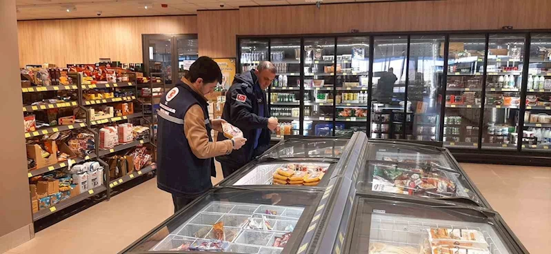 Dilovası’nda gıda ve marketlere yönelik denetimler sıklaştırıldı
