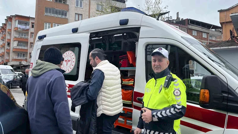Ordu’da hafif ticari araca çarpan motosikletin sürücüsü yaralandı
