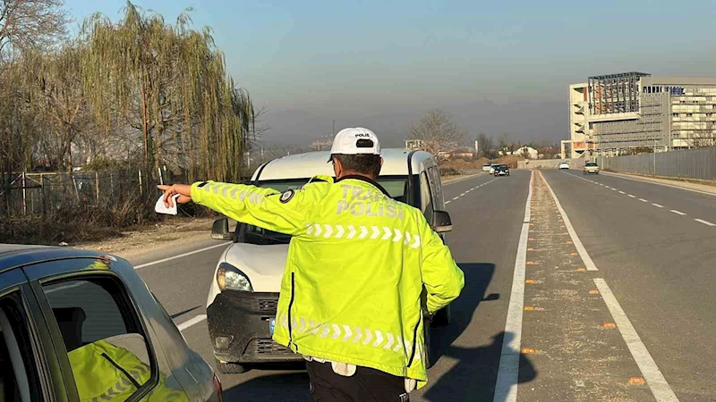 Düzce’de denetimlerde 222 araç trafikten men edildi
