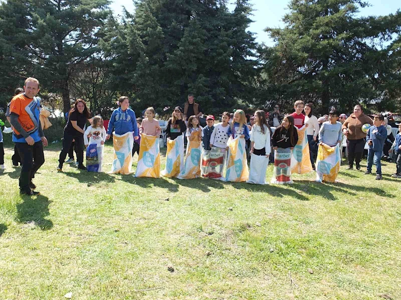 Balıkesir’de köyde bahar şenliği yapıldı
