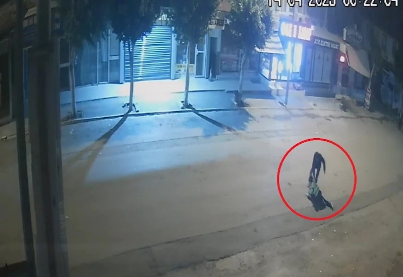İşe gitmek için servis bekleyen genç kadına ve babasına bıçakla saldıran şüpheli tutuklandı
