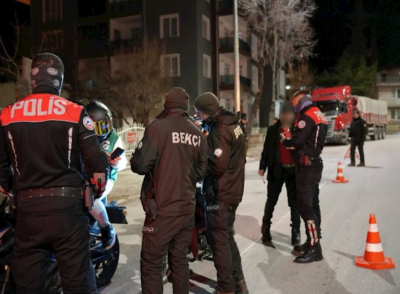 Isparta’da bir haftada 41 aranan şahıs yakalandı, 2 bini aşkın sürücüye para cezası kesildi
