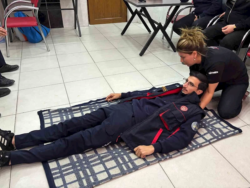 Elazığ’da itfaiye personeline ilk yardım eğitimi

