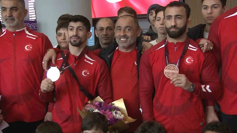 Grekoromen Güreş Milli Takımı yurda döndü

