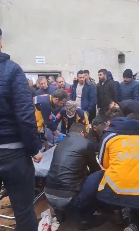 Kayseri’de bıçaklı kavga: 1’i ağır 2 yaralı
