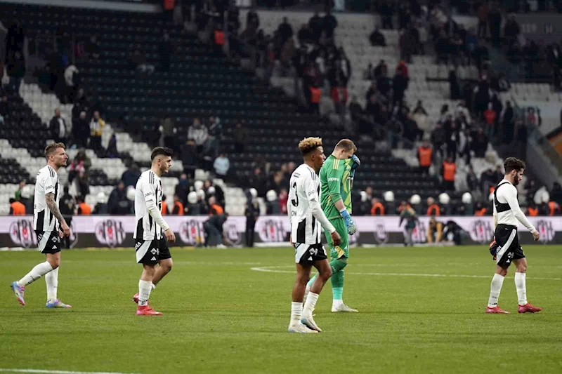 Beşiktaş’ın savunması da çöktü
