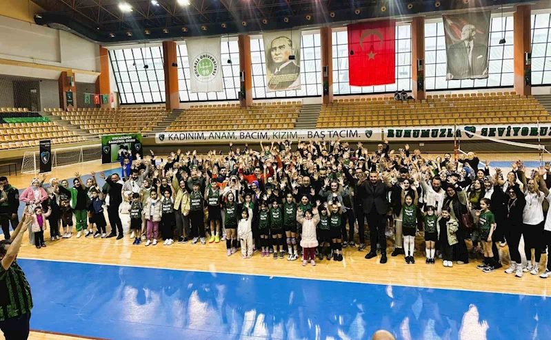 Kocaelispor, yıllar sonra yüzünü voleybol ve basketbola çevirdi
