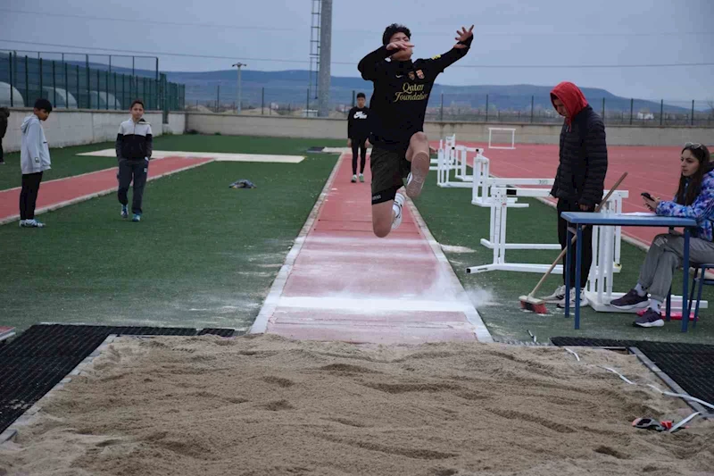 Afyonkarahisar’da Atletizm Analig il seçmeleri yapıldı
