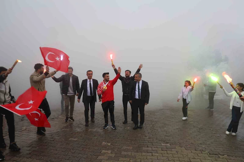 Avrupa şampiyonu Harun Algül, Şırnak’ta coşkuyla karşılandı
